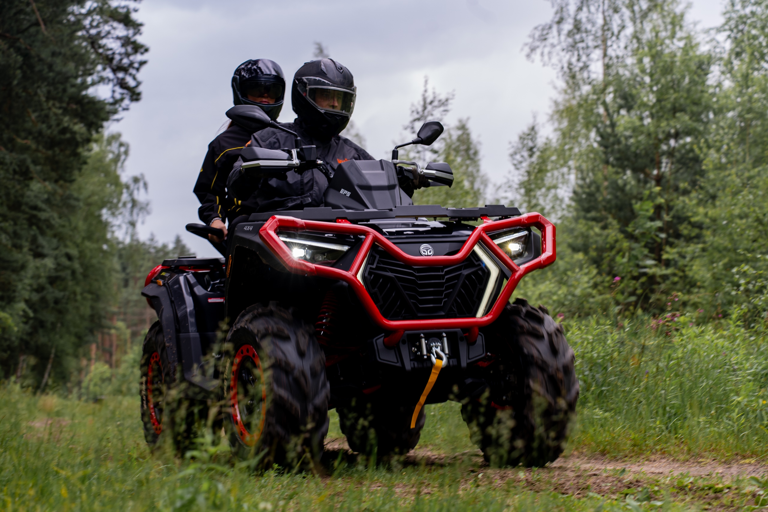 Снегоболотоход SFA 1000